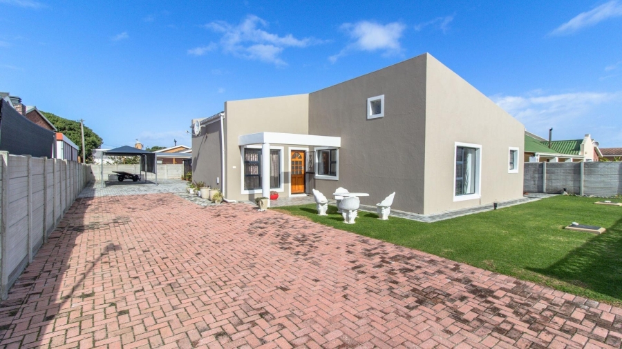 3 Bedroom Property for Sale in Franskraal Western Cape
